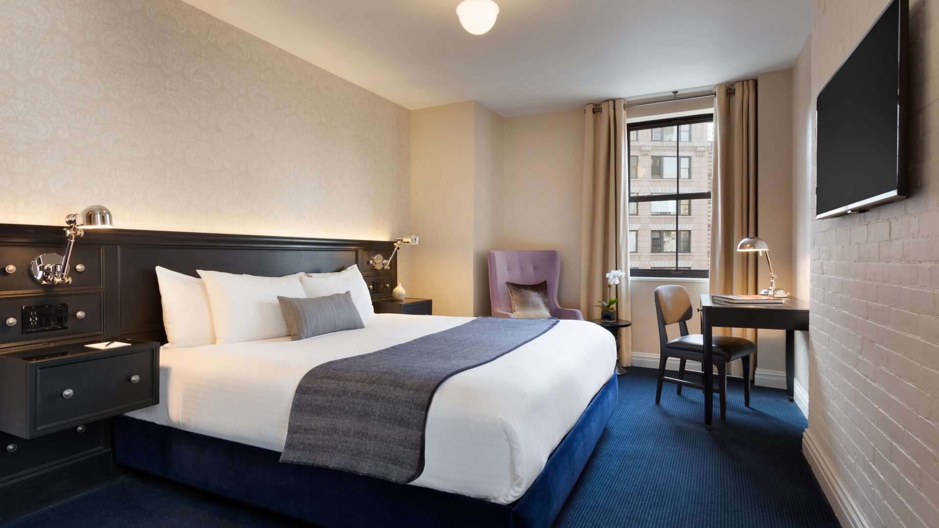 bedroom-suite